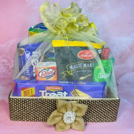 Welcome guests to your wedding weekend with our delectable hamper filled with snacks and goodies to enjoy as a way of saying thank you